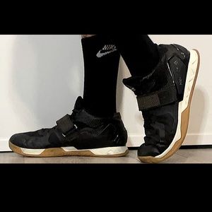 Rebook WeightLifting, Traning semi-boots